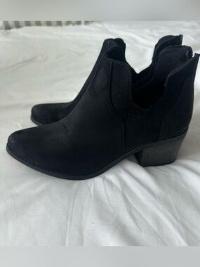 NWOT Classic Black Suede Ankle Booties - Women's Chelsea Style